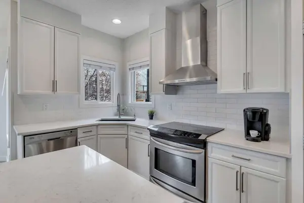 89 Everhollow Rise SW, Calgary, AB T2Y0B1