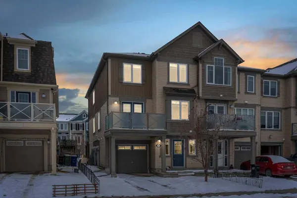 165 Windstone AVE SW, Airdrie, AB T4B 3R3