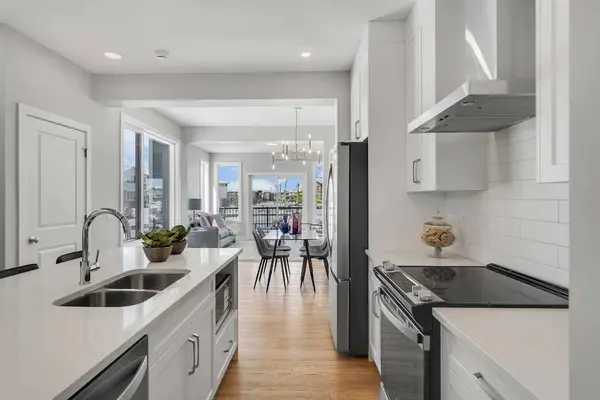 390 South Shore DR, Chestermere, AB T1X 0B4