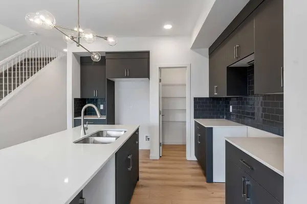 15 Heritage Heath, Cochrane, AB T4C3K8