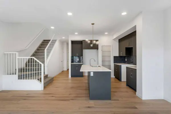 15 Heritage Heath, Cochrane, AB T4C3K8