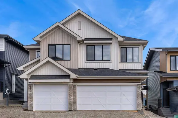 15 Heritage Heath, Cochrane, AB T4C3K8