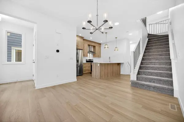 338 Alpine BLVD SW, Calgary, AB T2Y 0Y4