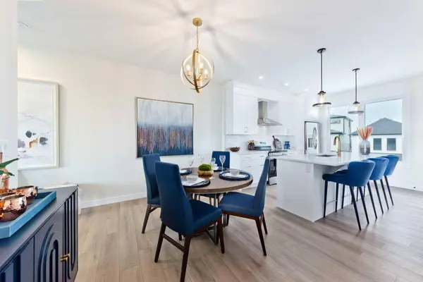 261 Bighorn AVE SW, Calgary, AB T2Y 0Z8