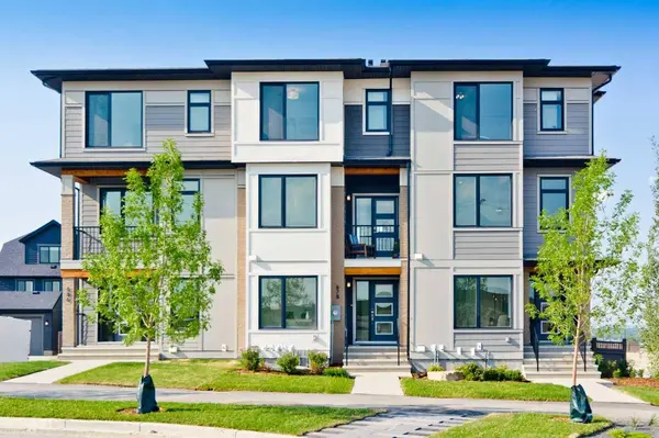 261 Bighorn AVE SW, Calgary, AB T2Y 0Z8