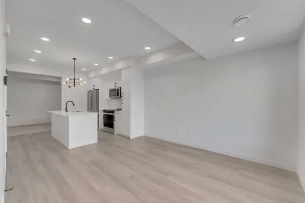 826 Arbour Lake RD NW #1000B, Calgary, AB T3G4J2