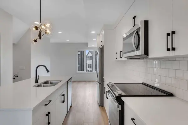 120 Arbour Lake #804A, Calgary, AB T3G 0H6