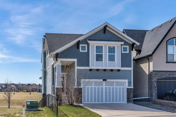 49 Marquis GRV SE, Calgary, AB T3M 1M5