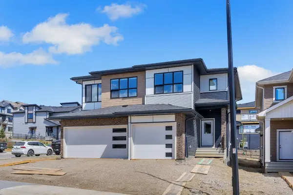 7 Heritage Heath, Cochrane, AB T4C 3K8