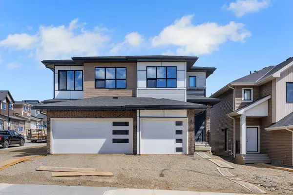 7 Heritage Heath, Cochrane, AB T4C 3K8