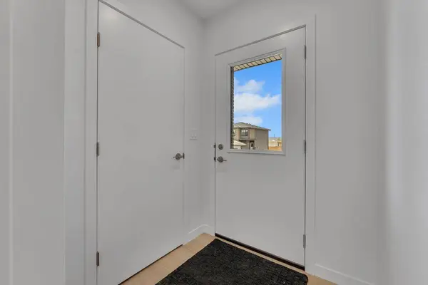 7 Heritage Heath, Cochrane, AB T4C 3K8