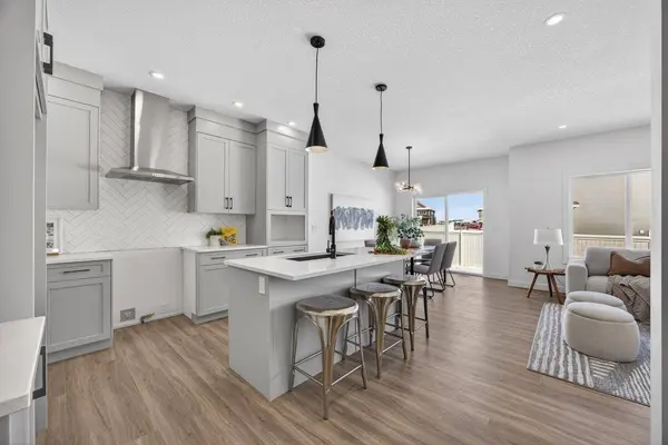 1090 Bayview CRES, Airdrie, AB T4B 5N5
