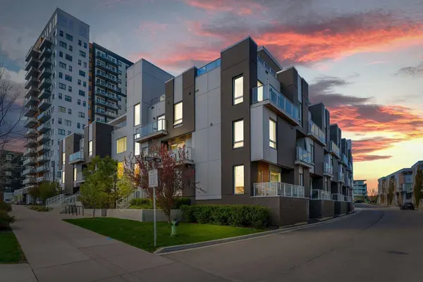 3125 39 ST NW #211, Calgary, AB T3B 6H5