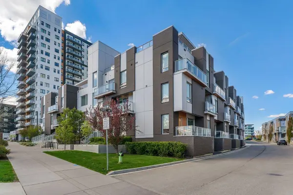 3125 39 ST NW #211, Calgary, AB T3B 6H5