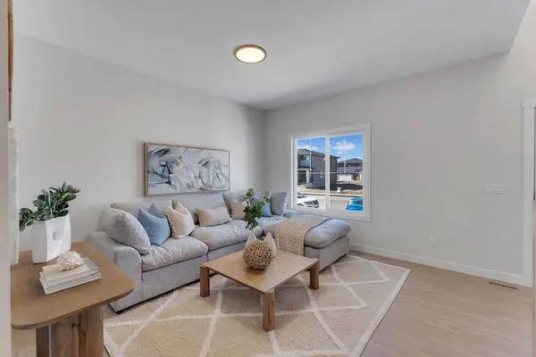 319 Fireside DR, Cochrane, AB T4C 3J1