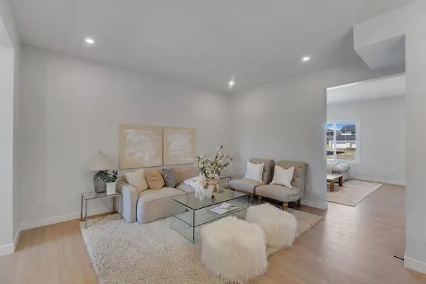 319 Fireside DR, Cochrane, AB T4C 3J1