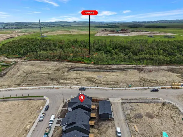 46 Tillotson LOOP, Okotoks, AB T1S 1S5