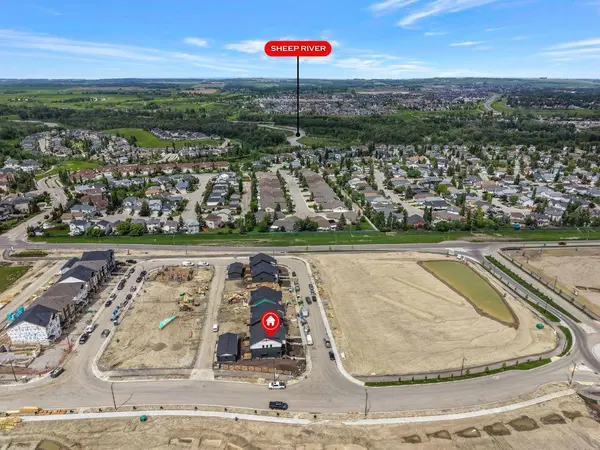 46 Tillotson LOOP, Okotoks, AB T1S 1S5