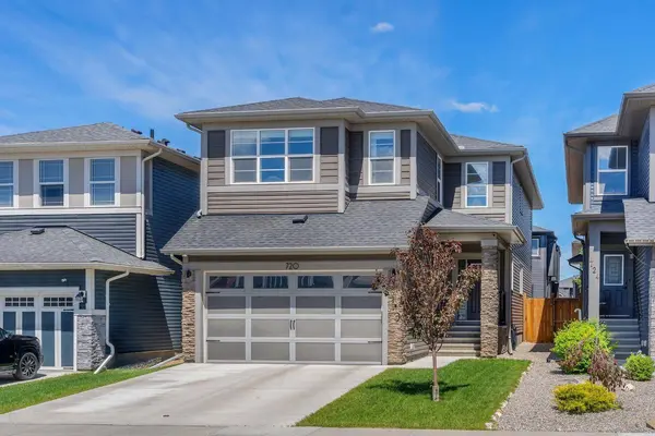 720 Midtown DR SW, Airdrie, AB T4B 4K5