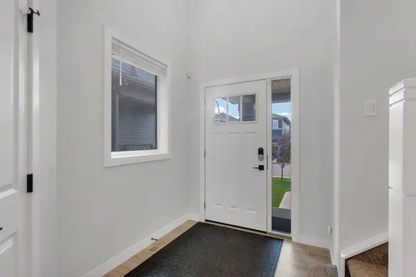 720 Midtown DR SW, Airdrie, AB T4B 4K5