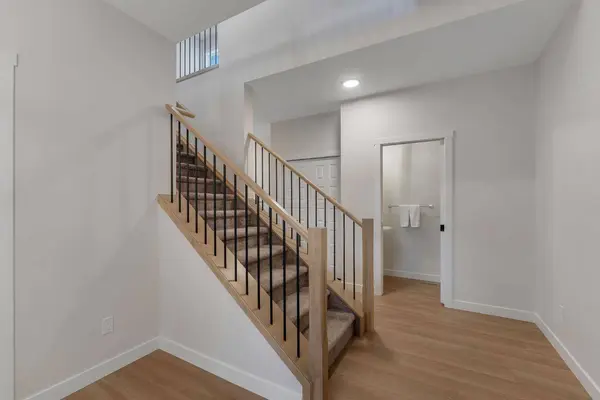 445 Lewiston LNDG NE, Calgary, AB T3P 0T7