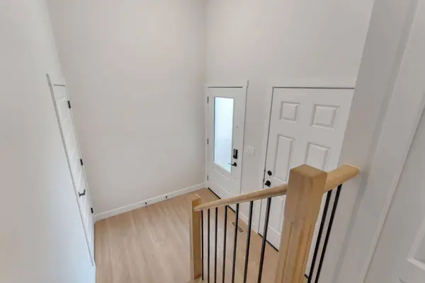 445 Lewiston LNDG NE, Calgary, AB T3P 0T7