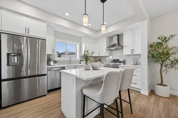 420 Lewiston LNDG NE, Calgary, AB T3L 2M4