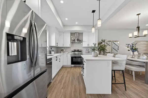 420 Lewiston LNDG NE, Calgary, AB T3L 2M4