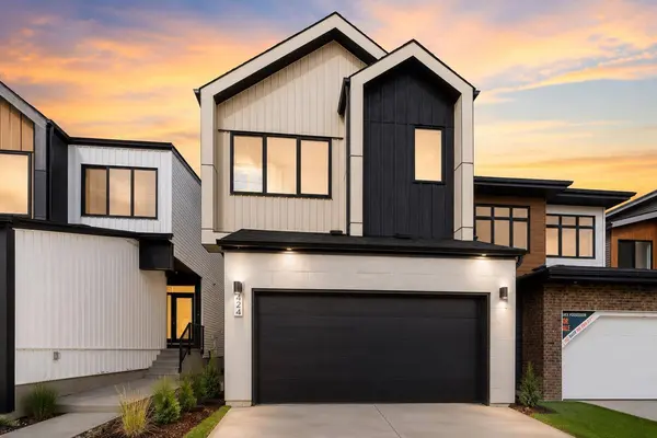 86 E Heritage Heath, Cochrane, AB T4C 3L4