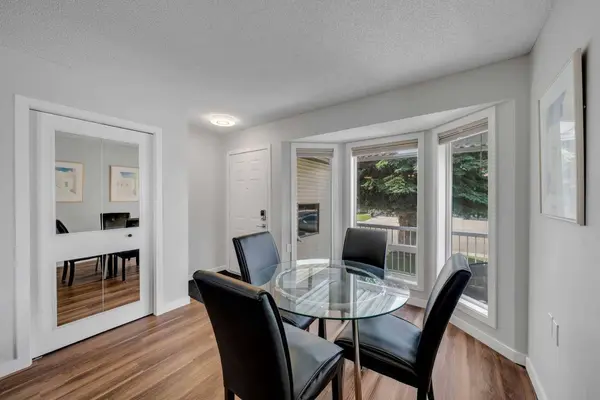 34 Woodside Close NW, Airdrie, AB T4B 2C8