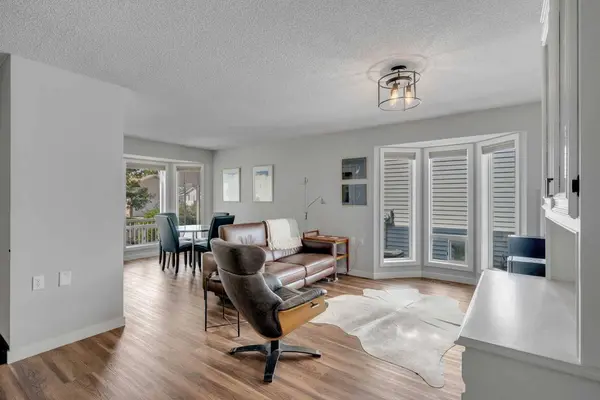 34 Woodside Close NW, Airdrie, AB T4B 2C8