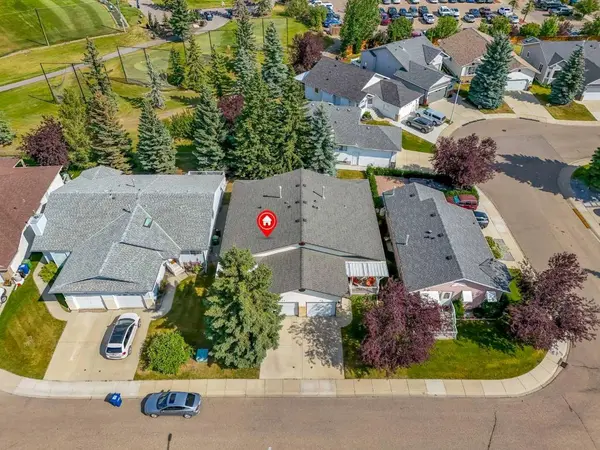 34 Woodside Close NW, Airdrie, AB T4B 2C8