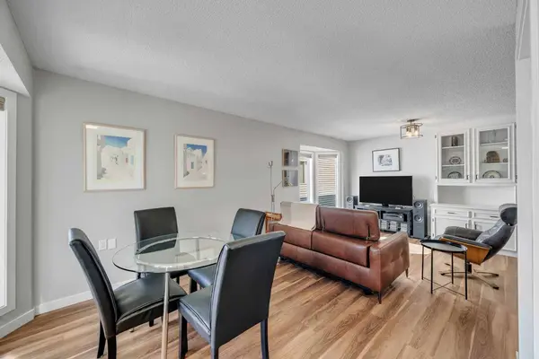 34 Woodside Close NW, Airdrie, AB T4B 2C8