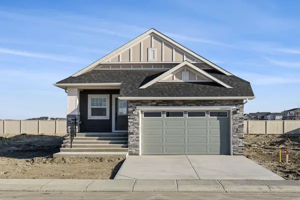 26 Baywater Rise SW, Airdrie, AB T4B 3V3