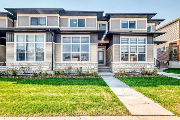 1069 Bayview CRES SW
