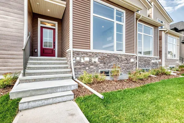 1063 Bayview CRES SW, Airdrie, AB T4B 5N8