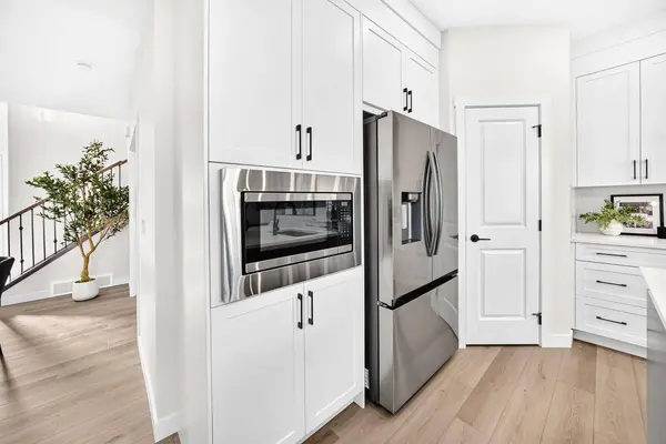 31 Fireside Common W, Cochrane, AB T4C 3E1