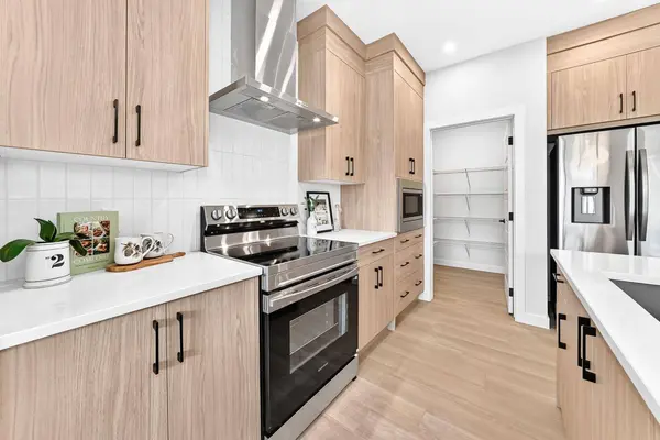 15 Fireside Common, Cochrane, AB T4C 3E1