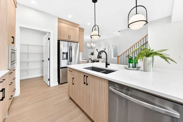 15 Fireside Common, Cochrane, AB T4C 3E1