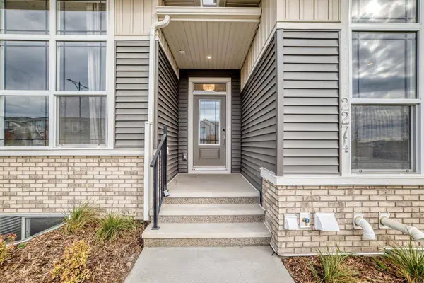 2274 Bayview DR SW, Airdrie, AB T4B 5N6
