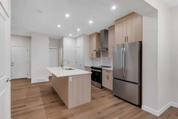 394 South Shore DR, Chestermere, AB T1X 2Y6