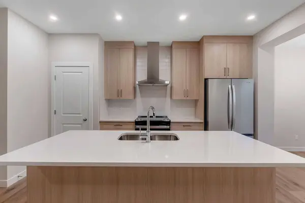 394 South Shore DR, Chestermere, AB T1X 2Y6