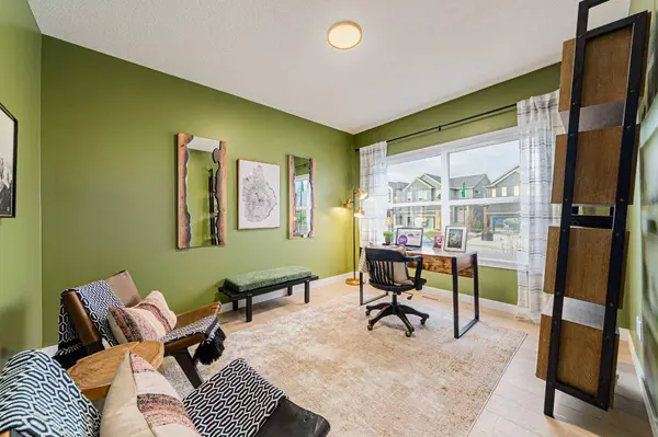 235 Lewiston DR NE, Calgary, AB T3P 2H7