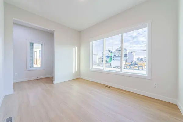 6 Fireside Close, Cochrane, AB T4C 3E1