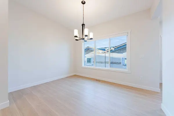 6 Fireside Close, Cochrane, AB T4C 3E1