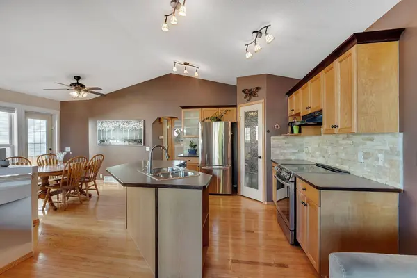82 Bridleridge RD SW, Calgary, AB T2Y 4E1