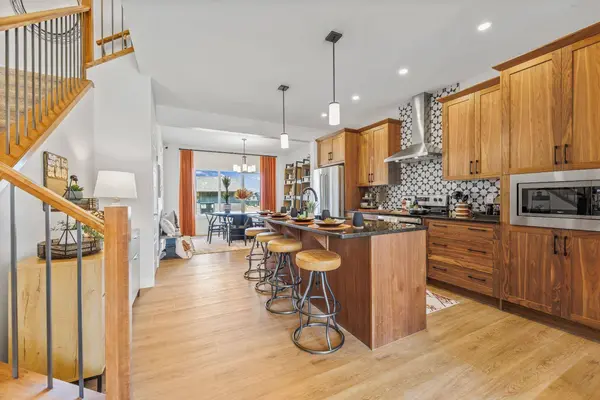 14 Fireside Close, Cochrane, AB T4C 3M6