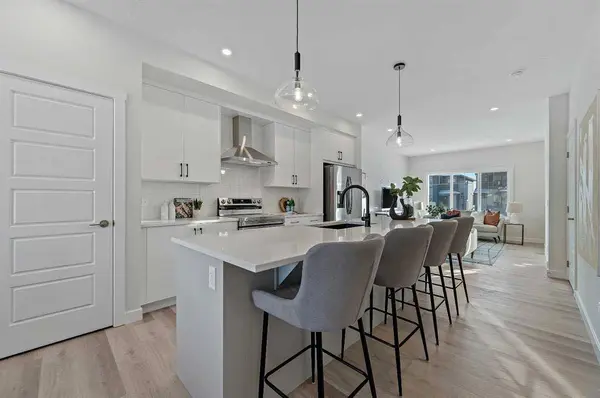 48 Lewiston ST NE, Calgary, AB T3P 0T7
