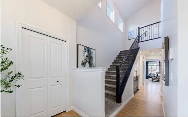 1010 Bayview CRES SW, Airdrie, AB T4B 5N9