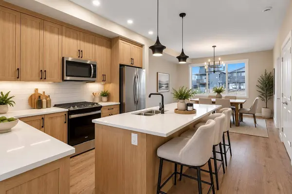 34 Tillotson LOOP, Okotoks, AB T1S 4Z5